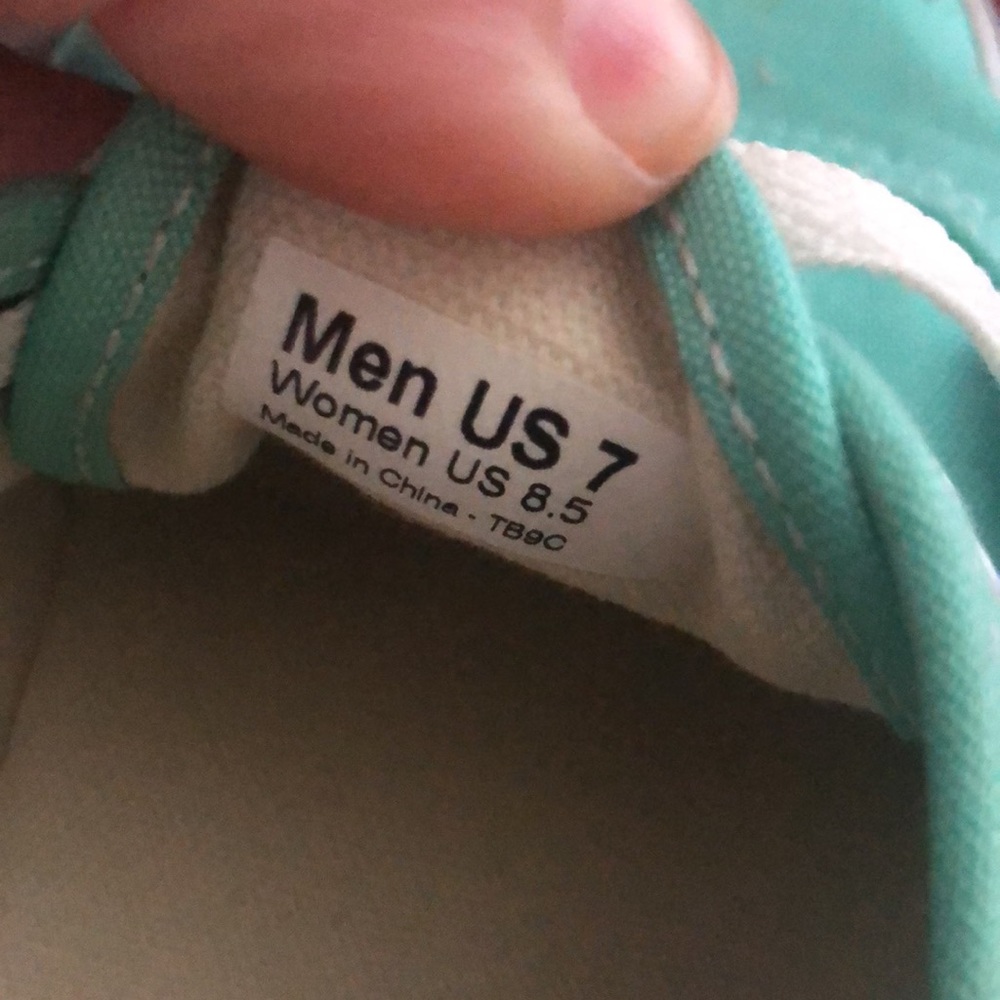 Vans - Picture 6 of 6